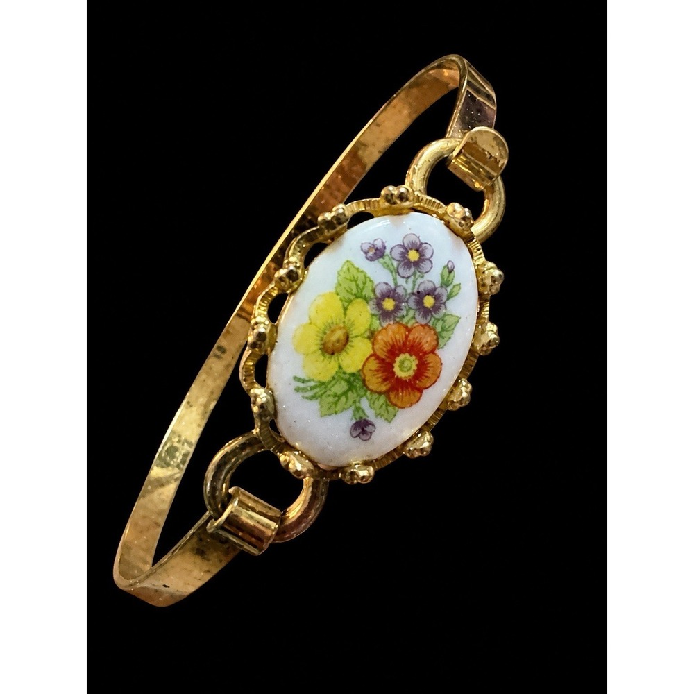T20150-AVON 1975 French Flowers Bracelet Porcelain Gold Tone Bangle Bracelet